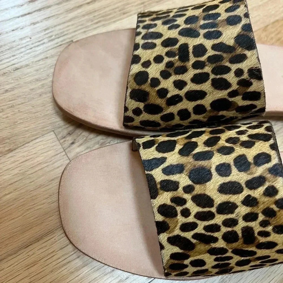 Find. Women’s Tan Leopard Print Pony hair Slide Leather Sandal 9.5 - Picture 9 of 10